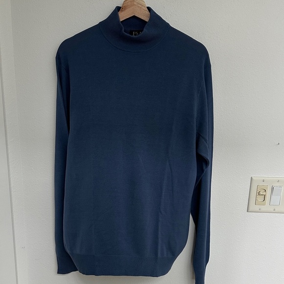 Jos. A. Bank Blue Turtleneck Sweater 100 percent silk signature collection - Picture 5 of 5